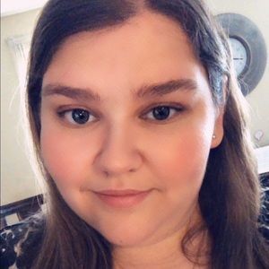 Meet your Posher, Tesia